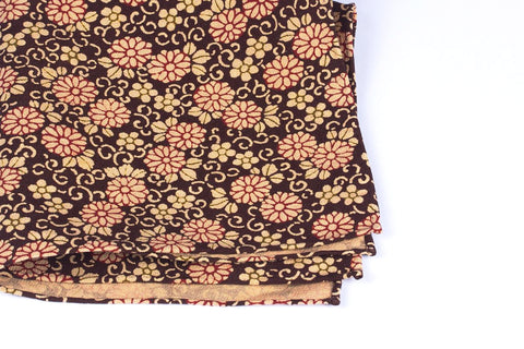 Brown-Cream Crysanthemums