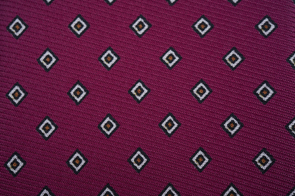 Magenta Diamonds 50oz Twill